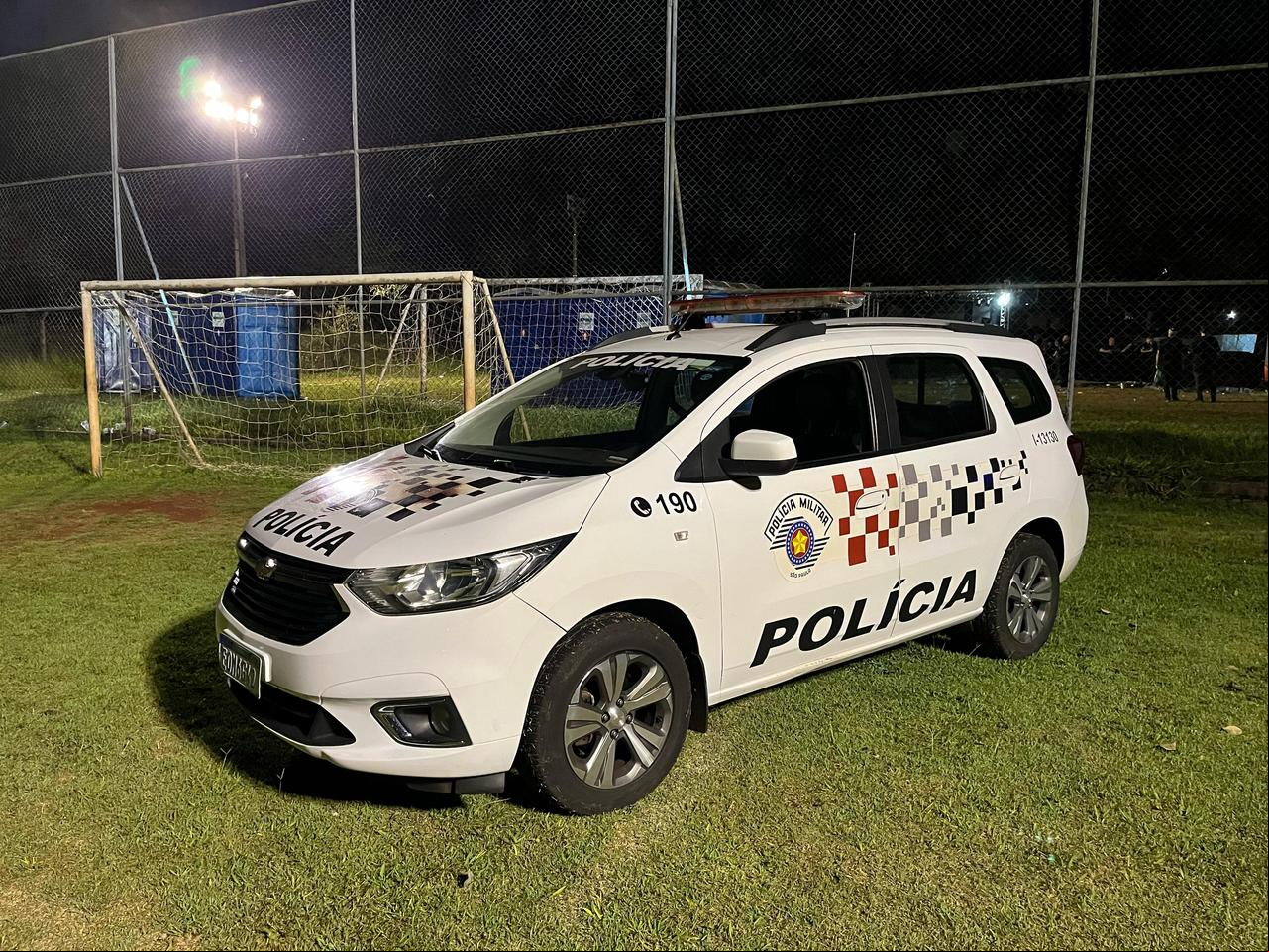 Foto: Flavio Fernandes/Araraquara Agora/Viatura da PM no local onde ocorreu o baile funk